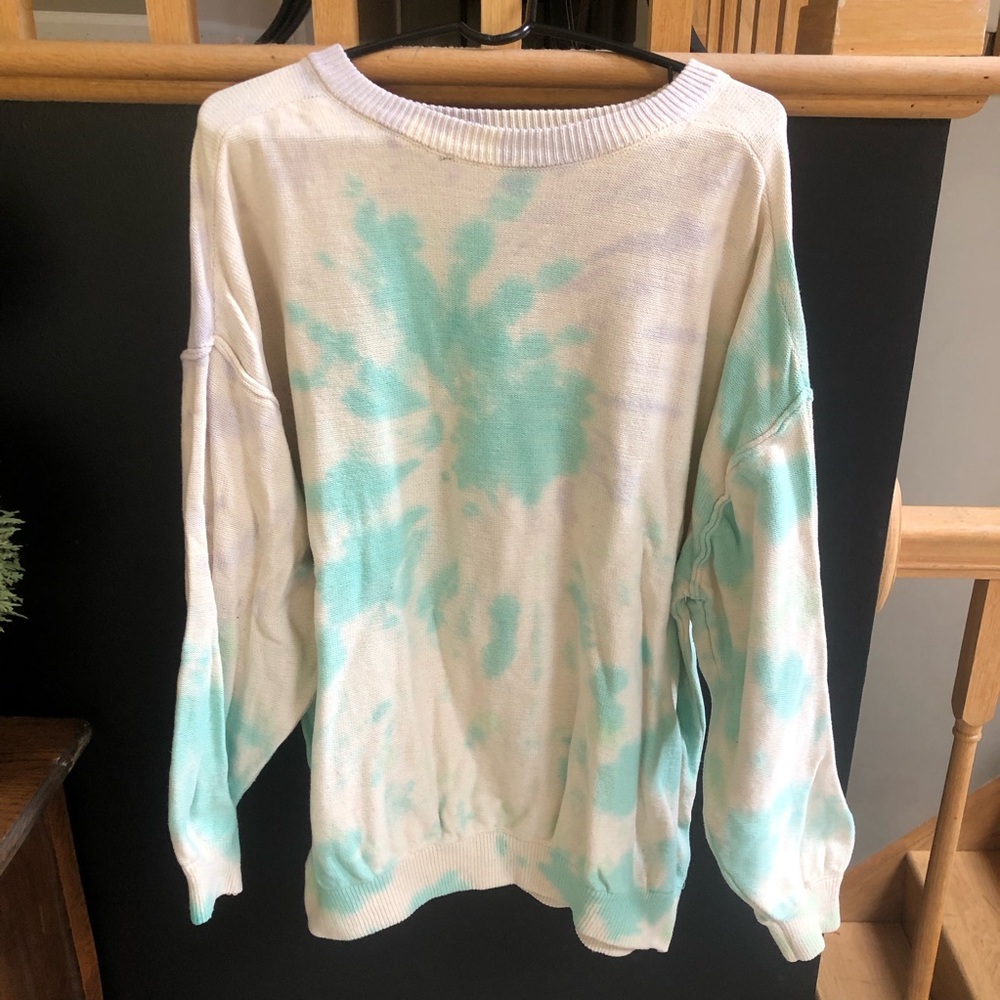 EUC women’s tie-dyed long sleeve sweatshirt. Cream w/pale lilac and mint. SZ 1X